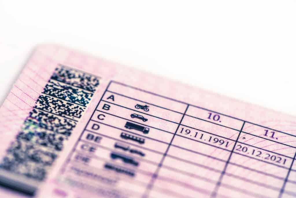 Jogsi? – Szerezd meg mielőbb: kezdd 17 éves korod előtt!