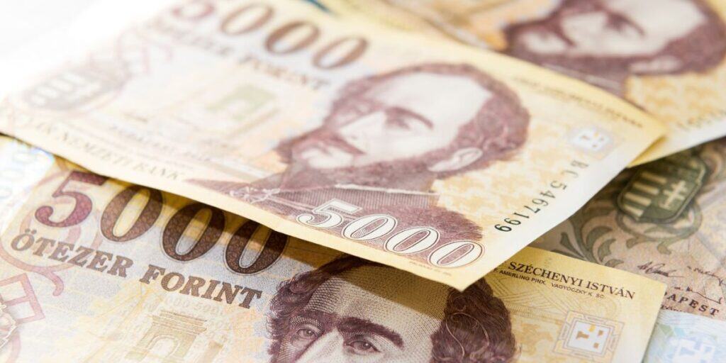 A diákhitelekre is kiterjesztik a kamatstopot