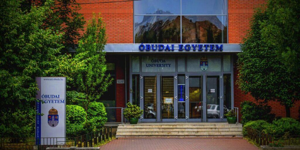 Újabb egyetem közölte, miként adja ki a diplomát nyelvvizsga nélkül