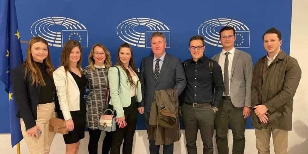 EU-s intézményben dolgoznál? Itt a Nemzetek Európája Karrierprogram