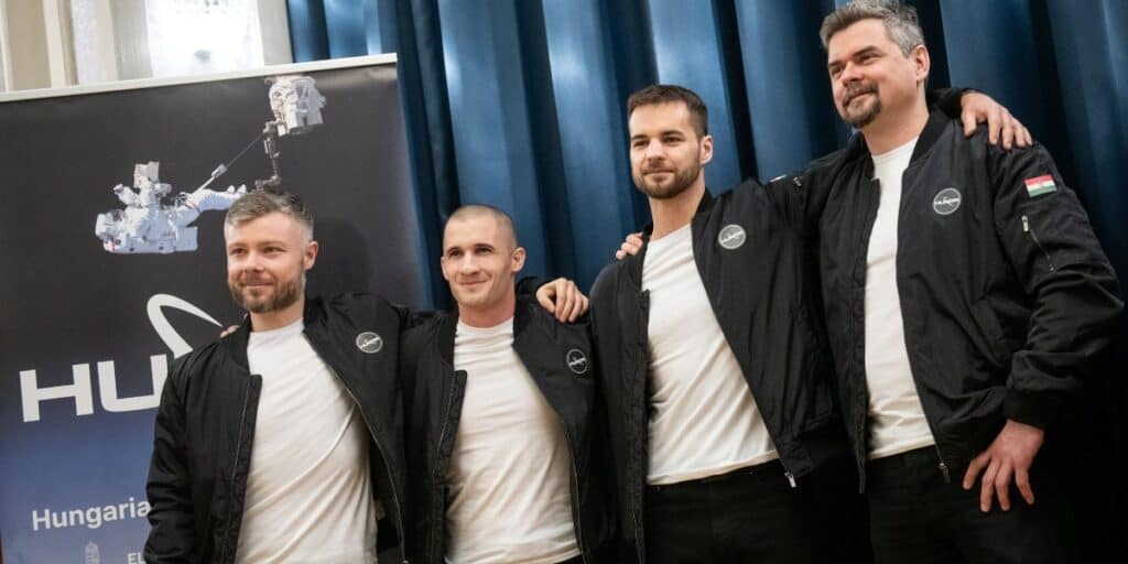 A PTE oktatója is ott van a négy magyar űrhajósjelölt között