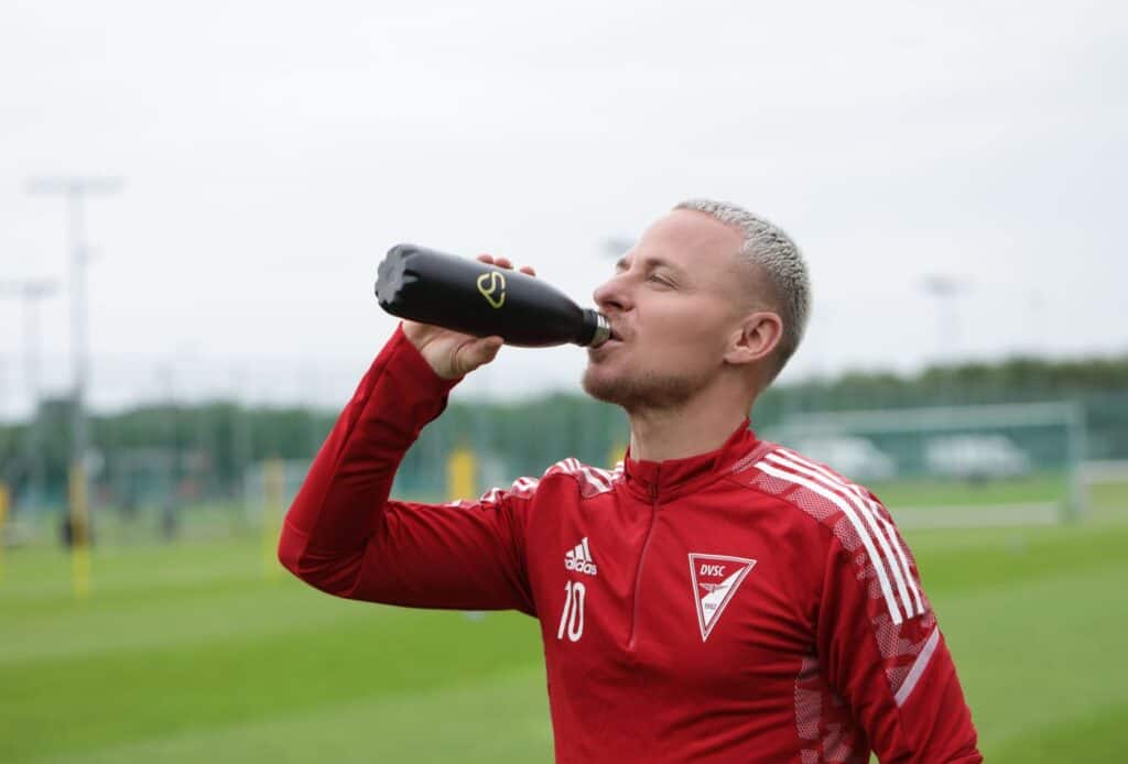 Így gyógyul a csuklótöréséből Dzsudzsák Balázs