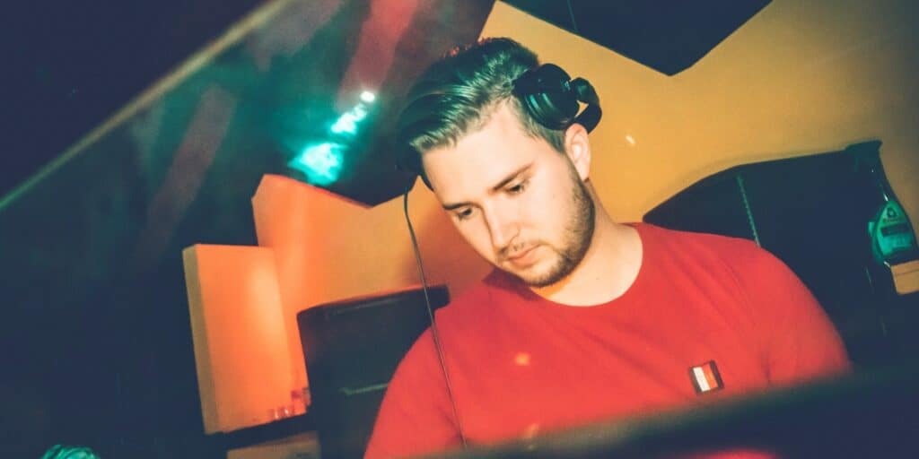 Szorgalom, kitartás, alázat – ezt üzeni a pályaválasztás előtt állóknak az ország egyik legismertebb DJ-je