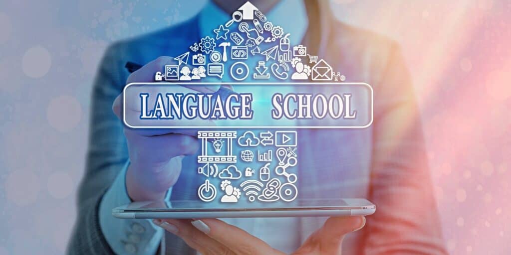 Amennyiben tudatosan ügyelünk a speciális nyelvi hibák kiküszöbölésére, akár egy év alatt elsajátíthatunk egy idegen nyelvet