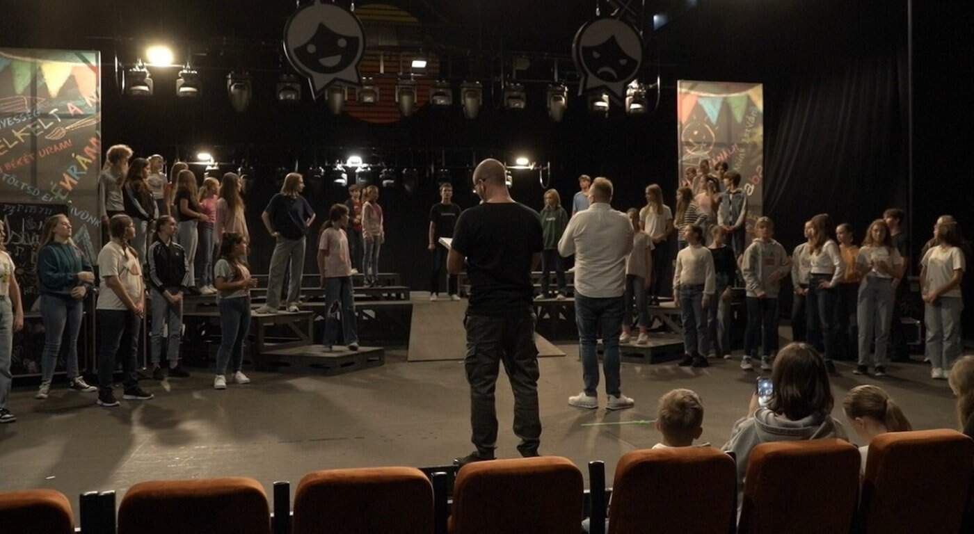 Gyermekkari művészek és balettnövendékek adják elő az István, a királyt, fotó: Magyar Állami Operaház