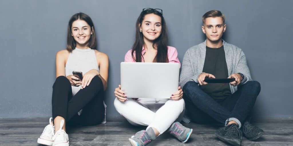 Sikeres a Gazdasági Versenyhivatal Digitális Tudatosság Programja