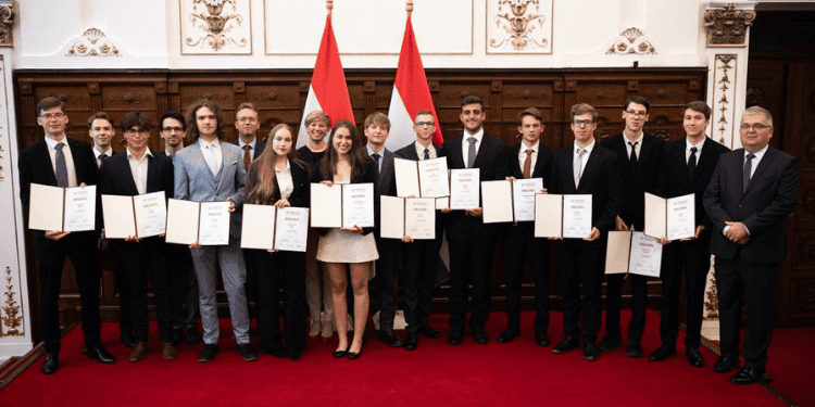 Több tízmilliót kaptak tanulmányaikra a Pannónia Tehetségprogram ösztöndíjasai