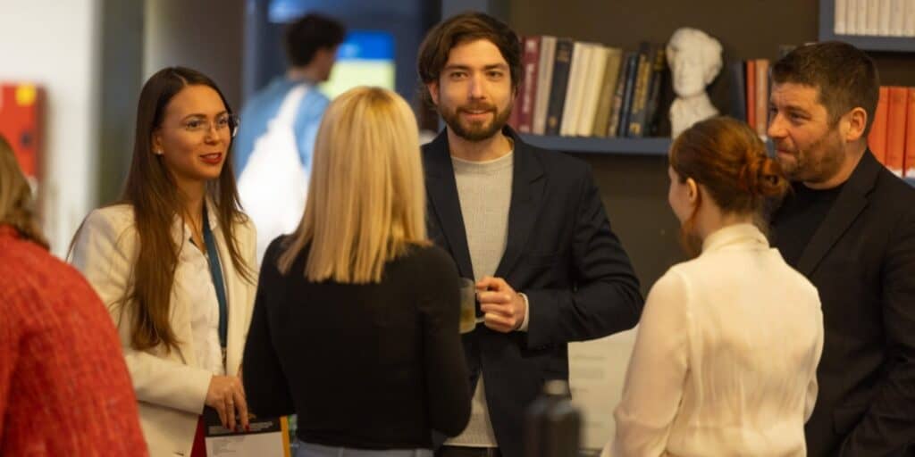 Kihívások és lehetőségek: magyar fiatalok a külhonban