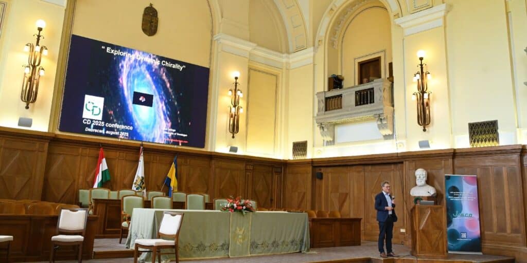 Nobel-díjas kutató az élet lenyomatáról a Debreceni Egyetemen