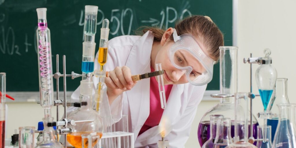 A STEM-világ jövője: nőket is várnak a műszaki pályákon