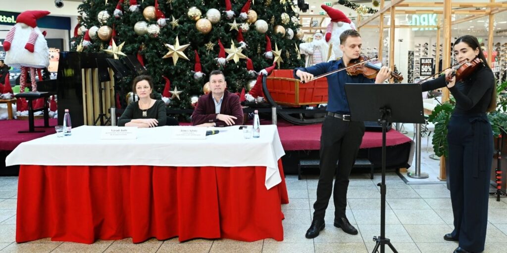 Áhítatba ejtő örömzene a bevásárlóközpontban