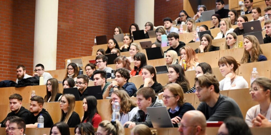 DE ÁJK: az ország egyik vezető jogi képzőhelye