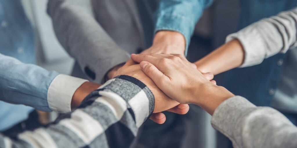 Hogyan lehet valóban megszólítani a fiatalokat? – Közösségépítés, bevonás és önkéntesség a gyakorlatban