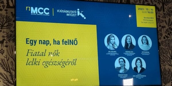 Egy nap, ha FelNŐ - fiatal nők lelki egészségéről esemény plakátja egy tévére kivetítva